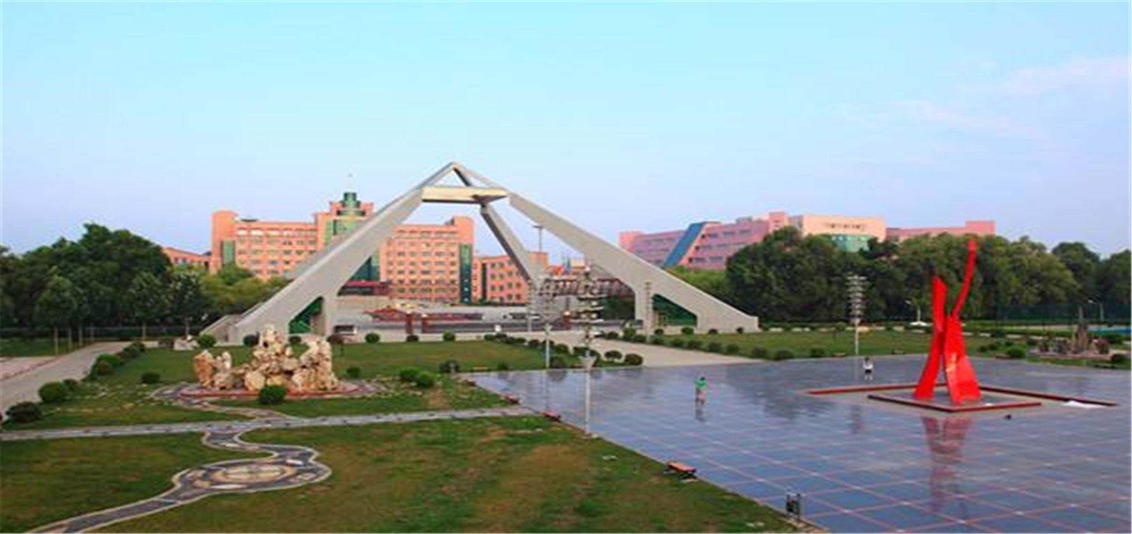 佳木斯大学